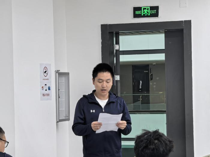 高中篮球选手如何管理训练与休息的时间_1
